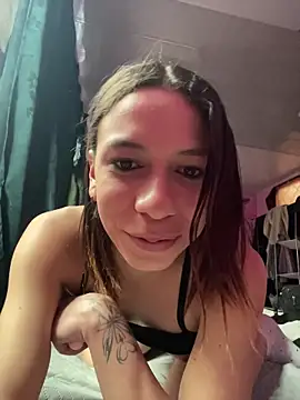 Snapshot of Tania_Gate chatting on 10-22-25, 07:24 Tania Gate online show from 10-22-25, 07:24