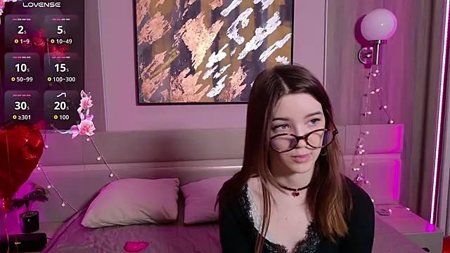 Snapshot of Alison_kisss chatting on 02-28-26, 02:06 Alison kisss online show from 02-28-26, 02:06