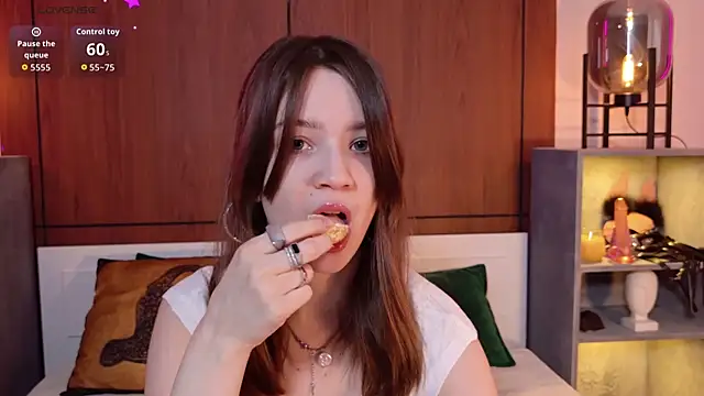 Alison kisss online show from 05-14-26, 07:00
