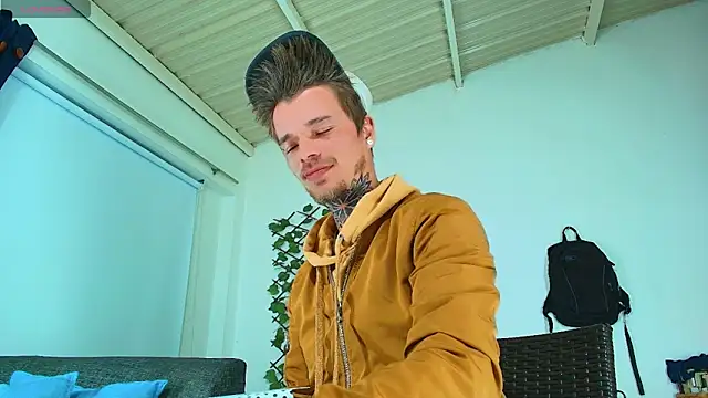 Snapshot of Gold_Loyal77 chatting on 09-26-25, 09:16 Gold Loyal77 online show from 09-26-25, 09:16