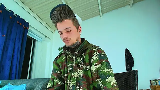 Snapshot of Gold_Loyal77 chatting on 09-21-25, 08:19 Gold Loyal77 online show from 09-21-25, 08:19