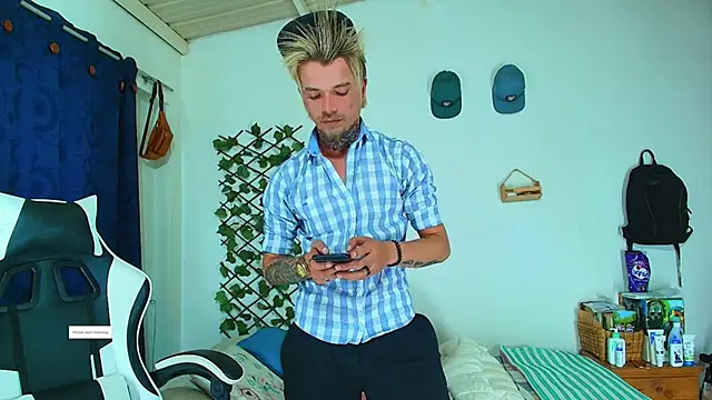 Snapshot of Gold_Loyal77 chatting on 02-25-26, 06:02 Gold Loyal77 online show from 02-25-26, 06:02