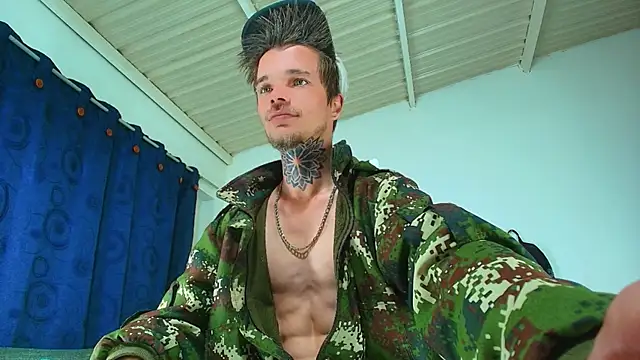 Snapshot of Gold_Loyal77 chatting on 10-16-25, 03:37 Gold Loyal77 online show from 10-16-25, 03:37