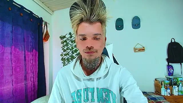 Snapshot of Gold_Loyal77 chatting on 02-26-26, 03:12 Gold Loyal77 online show from 02-26-26, 03:12