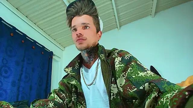 Snapshot of Gold_Loyal77 chatting on 09-14-25, 10:43 Gold Loyal77 online show from 09-14-25, 10:43