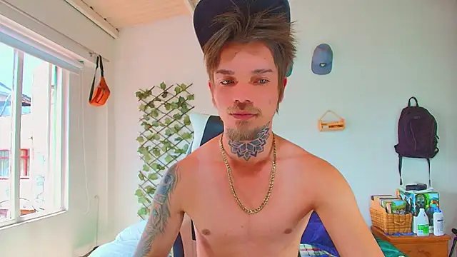 Snapshot of Gold_Loyal77 chatting on 02-12-26, 03:45 Gold Loyal77 online show from 02-12-26, 03:45