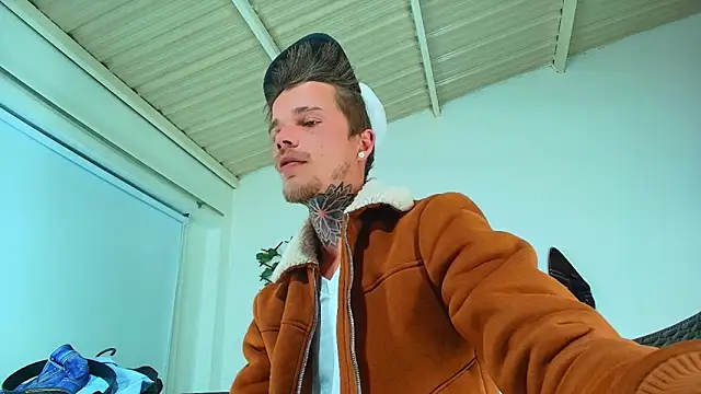 Snapshot of Gold_Loyal77 chatting on 09-09-25, 01:59 Gold Loyal77 online show from 09-09-25, 01:59