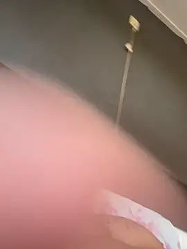 Snapshot of alfarolemmer chatting on 03-06-26, 01:50 alfarolemmer online show from 03-06-26, 01:50