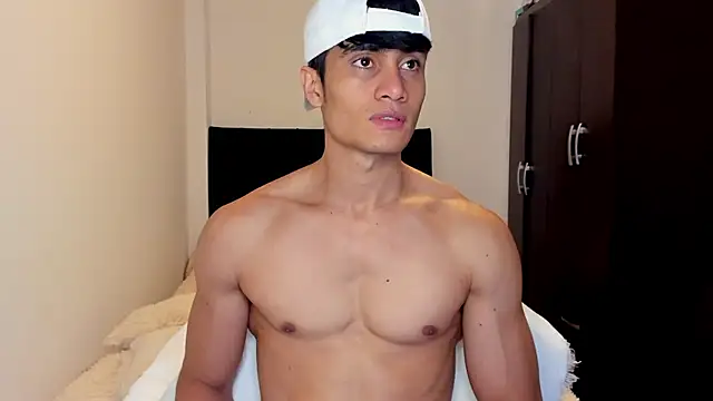 Snapshot of stylish_men chatting on 09-25-25, 03:51 stylish men online show from 09-25-25, 03:51