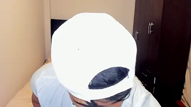 Snapshot of stylish_men chatting on 09-19-25, 04:33 stylish men online show from 09-19-25, 04:33