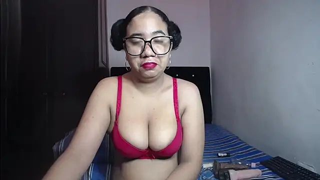 Snapshot of Kristynsmith chatting on 09-20-25, 03:44 Kristynsmith online show from 09-20-25, 03:44