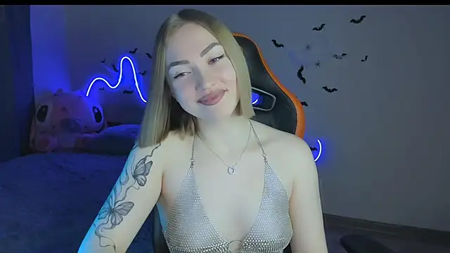 LaraKrein lk online show from 10-29-25, 02:49