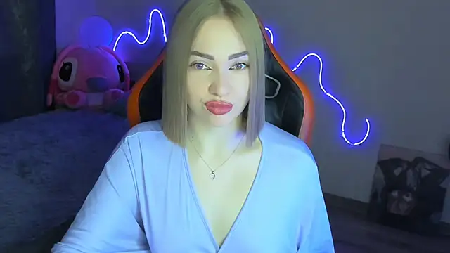 Snapshot of LaraKrein_lk chatting on 02-08-26, 12:58 LaraKrein lk online show from 02-08-26, 12:58