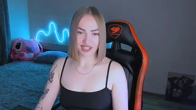 Snapshot of LaraKrein_lk chatting on 04-09-26, 05:52 LaraKrein lk online show from 04-09-26, 05:52