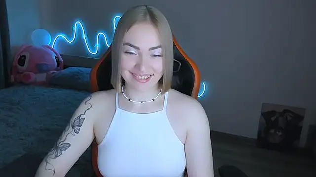 Snapshot of LaraKrein_lk chatting on 03-03-26, 12:34 LaraKrein lk online show from 03-03-26, 12:34