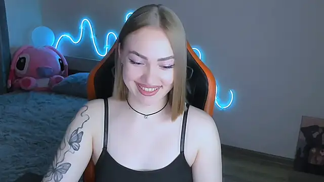 Snapshot of LaraKrein_lk chatting on 02-21-26, 12:29 LaraKrein lk online show from 02-21-26, 12:29