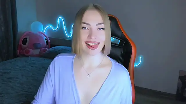 Snapshot of LaraKrein_lk chatting on 03-01-26, 02:06 LaraKrein lk online show from 03-01-26, 02:06