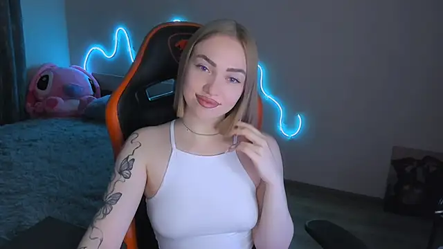 Snapshot of LaraKrein_lk chatting on 04-04-26, 05:52 LaraKrein lk online show from 04-04-26, 05:52