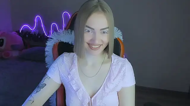 LaraKrein lk online show from 12-15-25, 03:51