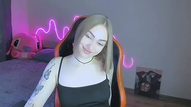 Snapshot of LaraKrein_lk chatting on 01-17-26, 12:20 LaraKrein lk online show from 01-17-26, 12:20