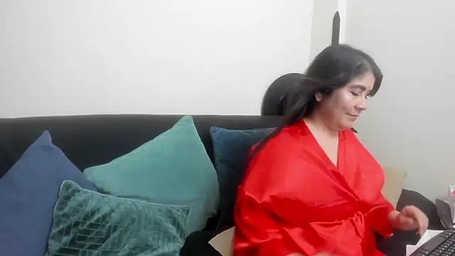 kiraGeiner online show from 11-10-25, 07:19