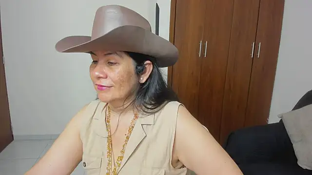 kiraGeiner online show from 05-21-26, 01:14