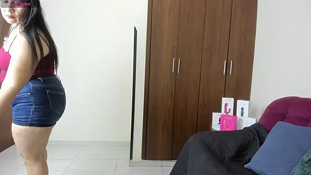 kiraGeiner online show from 11-27-25, 02:23