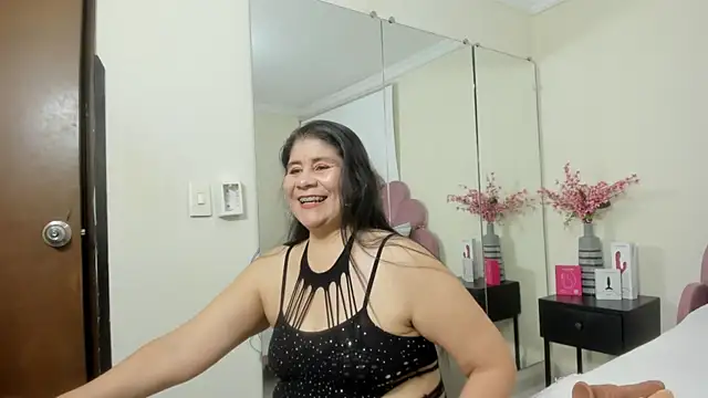 kiraGeiner online show from 04-18-26, 01:19