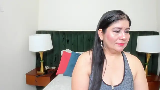 kiraGeiner online show from 10-21-25, 09:41