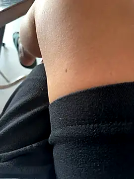 sharon-Hanna online show from 11-22-25, 01:15