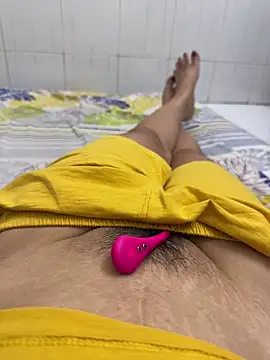 sharon-Hanna online show from 12-19-25, 03:36