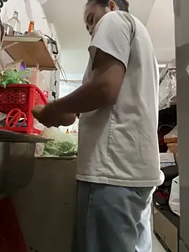 sharon-Hanna online show from 10-27-25, 02:01