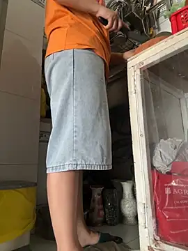 sharon-Hanna online show from 10-17-25, 01:42