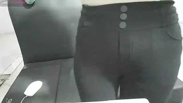 Owe chan online show from 10-21-25, 11:37