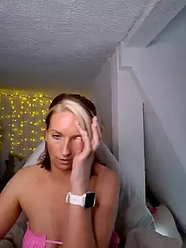 Snapshot of SexyJulia21 chatting on 03-11-25, 12:28 SexyJulia21 online show from 03-11-25, 12:28