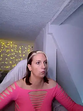 Snapshot of SexyJulia21 chatting on 03-12-25, 10:05 SexyJulia21 online show from 03-12-25, 10:05