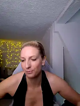 Snapshot of SexyJulia21 chatting on 02-25-25, 09:09 SexyJulia21 online show from 02-25-25, 09:09