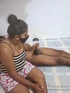 Snapshot of Amaayaa chatting on 02-12-26, 11:26 Amaayaa online show from 02-12-26, 11:26