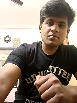 Snapshot of nareshrddd5 chatting on 10-08-25, 05:02 nareshrddd5 online show from 10-08-25, 05:02