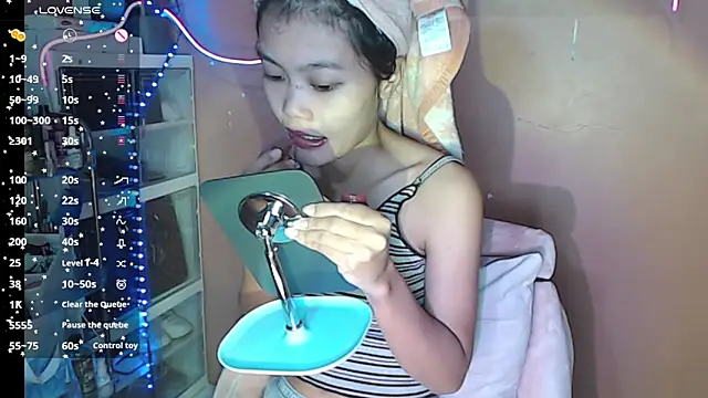 skinny gracie online show from 12-19-25, 01:31