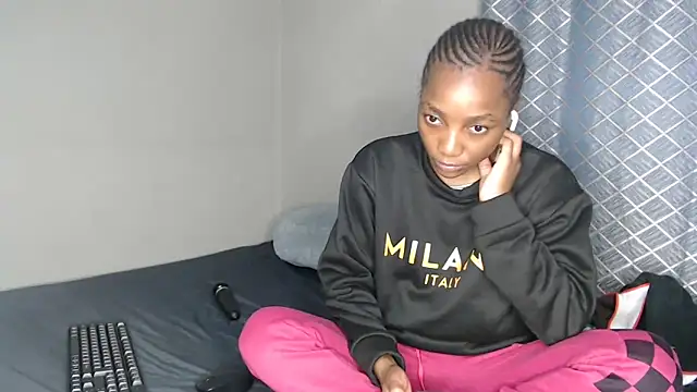 SlenderCharm98 online show from 11-19-25, 08:20