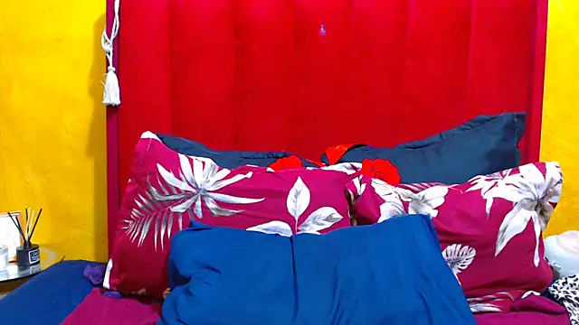 Candycrush2555 online show from 10-31-25, 04:14