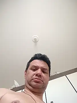 Snapshot of Crocante_Hot chatting on 10-23-25, 07:01 Crocante Hot online show from 10-23-25, 07:01