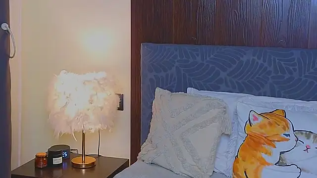 Snapshot of LeeAmy chatting on 10-19-25, 06:32 LeeAmy online show from 10-19-25, 06:32