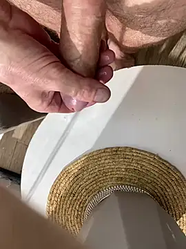 Jonny Agatha online show from 04-18-26, 06:32