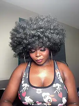 WomanNextdoor1 online show from 06-04-26, 09:14