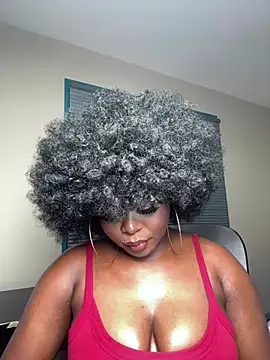 WomanNextdoor1 online show from 04-18-26, 09:55