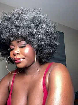 WomanNextdoor1 online show from 04-30-26, 10:22