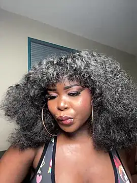 WomanNextdoor1 online show from 02-21-26, 09:11