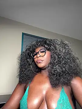 Snapshot of WomanNextdoor1 chatting on 10-06-25, 07:14 WomanNextdoor1 online show from 10-06-25, 07:14